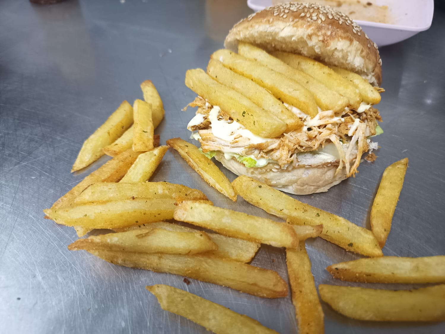 Fillet chicken burger with chips